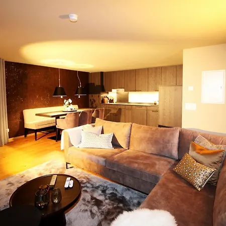 Hollywood 1 - A Luxury, Comfortable And Spacious Located Directly On The Slopes! Saas Fee